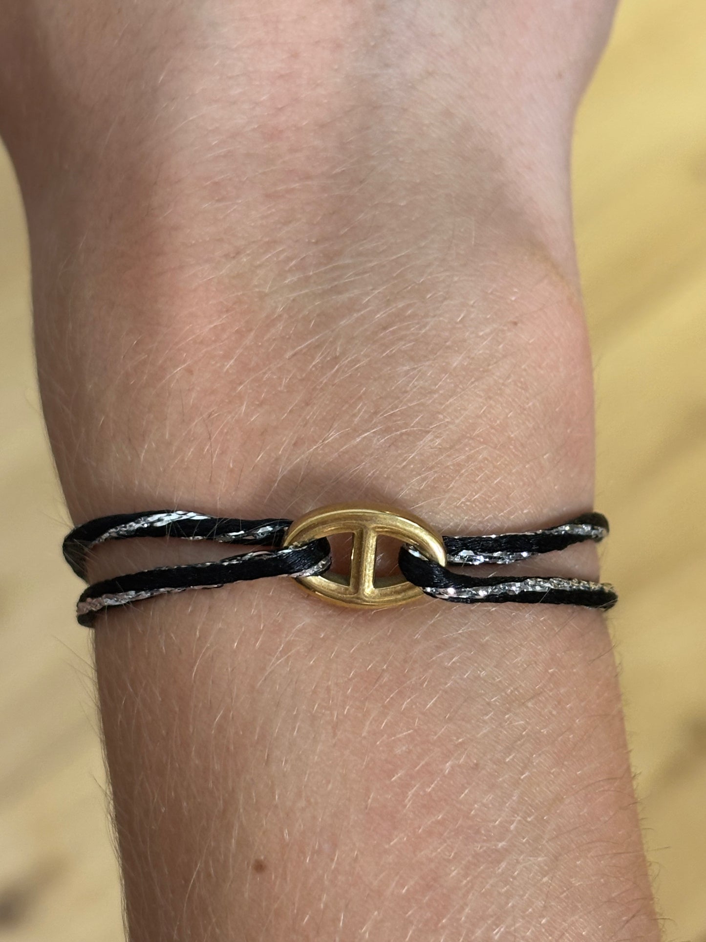 Bracelet cordon à paillettes