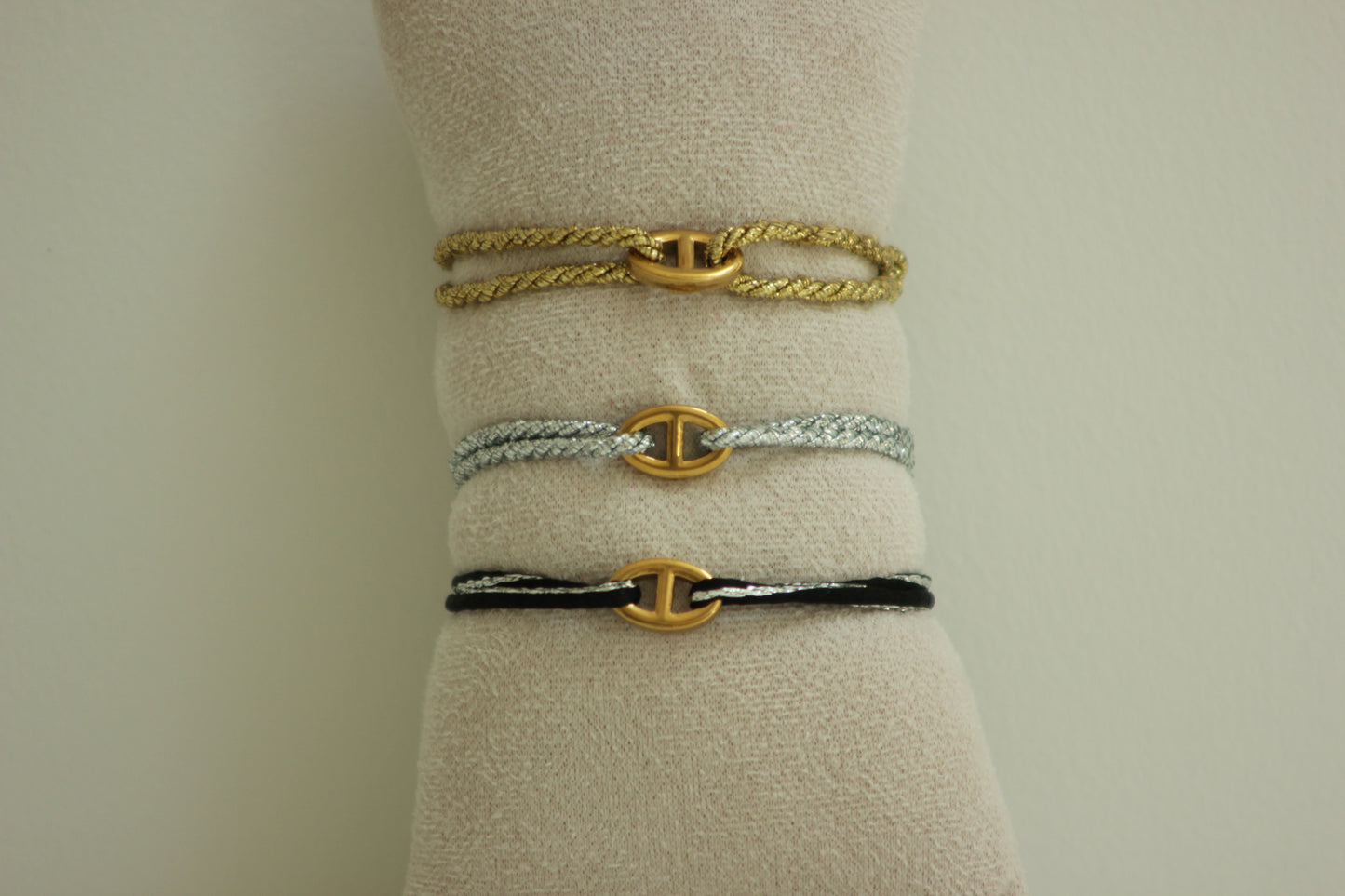 Bracelet cordon à paillettes